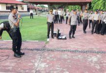 Polres Mamuju Utara Simulasi Fungsi dan Kegunaan Road Blocker Set.
