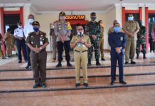 Kapolres Mamuju Utara Bersama Forkopinda Saksikan Pelepasan Sembako Untuk Masyarakat.