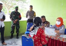 Personil Polres Pasangkayu PAM BST Dikantor Camat Tikke Raya.