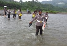 Sungai Wulai Tidak Jadi Penghalang Untuk Berbagi di Hari Jadi Polwan KE 72.