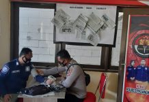 Urkes Polres Pasangkayu Door To Door Riksa Kesehatan Personil.