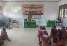 Bhabinkambitmas Polsek Bambalamotu Berikan Penyuluhan Bahaya Narkoba Kepada Siswa Peserta Pramuka