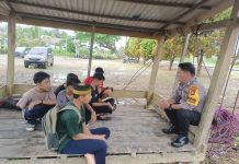 Sambangi Kumpulan Remaja Bhabinkamtibmas Polres Pasangkayu Beri Himbauan Kamtibmas