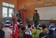 Kelas Inspirasi Di SD Negeri Bamba Apu, Bhabinkamtibmas Polres Pasangkayu bersama Babinsa Beri Motivasi Kepada Para Siswa