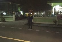 Demi Rasa Aman Pada Jamaah, Personi Polres Pasangkayu Lakukan Pam Sholat Tarawih Di Masjid