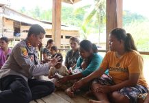 Kapolres Pasangkayu di Dampingi Wakapolres dan PJU, Menunggangi Roda Dua Masuk Kepelosok Desa Atasi Stunting.