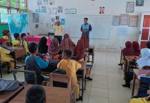 Polisi Sahabat Anak Bhabinkambitmas Polsek Bambalamotu Berikan Pembinaan dan Penyuluhan