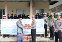 Jelang Hari Lalu Lintas Bhayangkara ke-68, Satlantas Polres Pasangkayu Bagikan Paket Sembako
