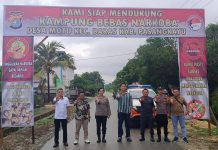 Sat Resnarkoba Polres Pasangkayu Dampingi Tim Juri Kampung Bebas Narkoba Di Desa Motu.