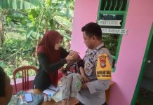Mendukung Program Pemerintah Dalam Hal Stunting, Bhabinkambitmas Polsek Sarudu Lakukan Pendampingan Posyandu.