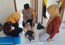 Bhabinkamtibmas Polsek Bambalamotu Gencar Lakukan Percepatan Penanggulangan Stunting di Desa Kalola.