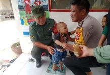 Peduli Stunting, Bhabinkamtibmas Desa Kasoloang Polsek Bambalamotu Lakukan Pendampingan Kegiatan Posyandu