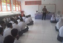 Unit Kamsel Sat Lantas Polres Pasangkayu Lakukan Sosialisasi Tertib Berlalu Lintas untuk Siswa