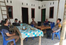 Bhabinkamtibmas Polres Pasangkayu Berikan Himbauan Pemilu Damai Kepada Masyarakat