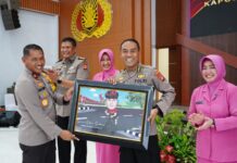 Bahagia dan Haru Warnai Kenal Pamit Pejabat Polda Sulbar