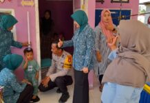 Bhabinkambitmas Polsek Baras Lakukan Pendampingan Kegiatan Posyandu, Tekan Angka Stunting