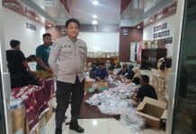 Polres Pasangkayu Perketat Pengamanan di Kantor KPU.