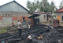 Terima Laporan Dari Warga, Gerak Cepat Personel Polres Pasangkayu Langsung Datangi TKP Kebakaran