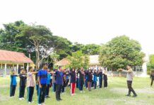 Jalin Sinergitas dengan Para Remaja, Bhabinkamtibmas Polsek Bambalamotu berikan Pelatihan PBB kepada Siswa