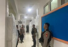 Pemilu Tinggal Menghitung Hari, Polres Pasangkayu Perketat Penjagaan Di Kantor KPU dan Gudang Logistik.