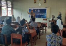 Sat Lantas Polres Pasangkayu Laksanakan Police Go To School Edukasi Kamseltibcarlantas kepada para Pelajar.