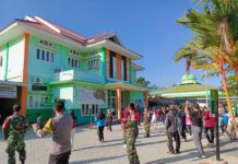 Bhabinkamtibmas Polsek Bambalamotu Mengikuti Kegiatan Senam Bersama Dengan Petugas Pemilu