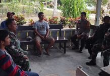 Jelang Pemilu, Bhabinkamtibmas Polsek Baras Bersama Babinsa Lakukan Monitoring Dan Cek Lokasi Pembuatan TPS Di Desa Binaan