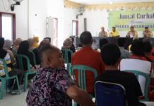 Polres Pasangkayu Gelar Jumat Curhat, Dengarkan Aspirasi Masyarakat dan Menyeru Warga Agar Menerima Hasil Pemilu 2024.