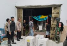 Dengan Ketat Personel Polres Pasangkayu Lakukan Pengawalan Kotak Suara Dari PPK Kec. Baras ke Gudang Logistik KPU