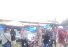 Bhabinkamtibmas Lakukan Pendampingan Penertiban Pasar Marta Jaya Oleh Satpol PP Pasangkayu.