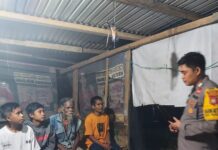 Bhabinkamtibmas Polsek Bambalamotu Mengajak Warga, Untuk Bersama-sama Menjaga Kamtibmas Di Bulan Suci Ramadhan.