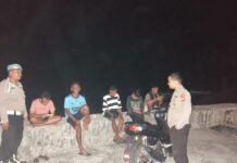 Meningkatkan Situasi Kamtibmas Yang Kondusif Di Bulan Ramadhan, Personel Polsek Sarudu Laksanakan Patroli Blue Light.