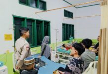 Wujud Kepedulian Dan Perhatian, Bhabinkambitmas Polsek Bambalamotu Kunjungi Warga Binaan Yang Sakit