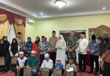 Disambut Bupati Majene, Kapolda Sulbar Safari Ramadan Sampaikan Situasi Kamtibmas Usai Pemilu dan Berikan Santunan untuk Anak Yatim