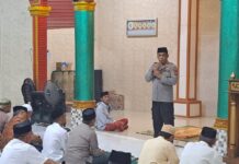 Shalat Tarawih Bersama Warga, Kapolsek Bambalamotu Sampaikan Pesan dan Himbauan Kamtibmas