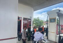 Patroli Dialogis, Personel Pos Terpadu Bundaran Smart Ops Ketupat Marano 2024 Polres Pasangkayu Sambangi SPBU