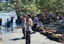 Personil Polsek Sarudu Laksanakan Pam Obyek Wisata Pantai Wisata Kasalai