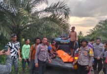 Mendapat Laporan Warga Hanyut Terbawa Arus Sungai, Kapolsek Pasangkayu Langsung Pimpin Personel Menuju TKP