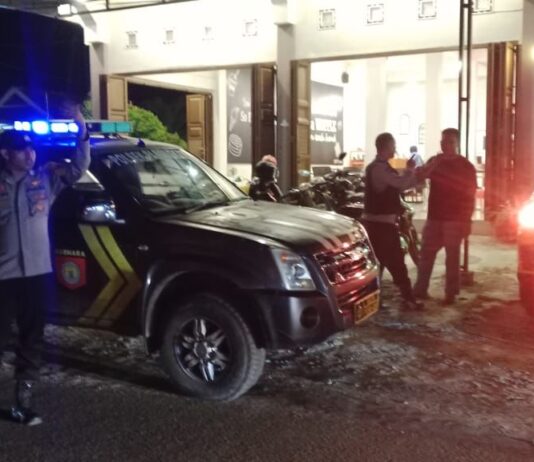 Polsek Pasangkayu Tetap Laksanakan Patroli Blue Light Meski Cuaca Tak Bersahabat.