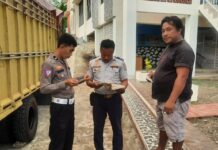 Sat Lantas Polres Pasangkayu Bersama Dishub Melakukan Pengecekan Kendaraan Pengangkut Barang/koper Calon Jama’ah Haji Kab. Pasangkayu