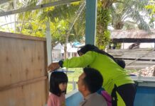 Peduli Kesehatan Balita Di Desa Binaannya, Bhabinkamtibmas Polsek Sarudu Pantau Kegiatan Posyandu