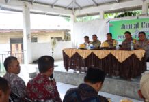 Kapolres Pasangkayu Jadikan Kegiatan Jumat Curhat Sebagai Wadah Silaturahmi Dengan Warga