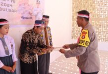 Siswa dan Siswi Berprestasi Pasangkayu Mendapatkan Tali Asih dari Polres Pasangkayu.