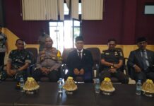 Kapolsek Pasangkayu Mewakili Kapolres mengikuti Sidang Paripurna Rapat DPRD Kabupaten Pasangkayu