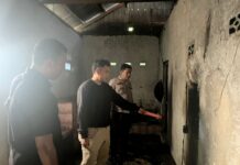 Respon Cepat Bhabinkamtibmas Polsek Pasangkayu datangi TKP kebakaran rumah Warga