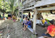 Kapolsek Sarudu Menggunakan Roda Dua Hingga Ke Pelosok Desa Sambangi Warga