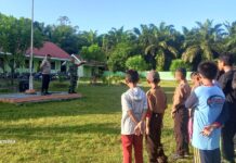 Sambangi Sekolah-sekolah, Bhabinkamtibmas Polsek Pasangkayu Bersama Babinsa Sampaikan Pesan Kamtibmas