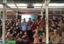 Kapolsek Sarudu Berikan Sosialisasi dan Edukasi Bahaya Bullying Kepada Santri Ponpes Thoriqul Ulum.