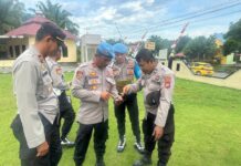 Pastikan Tidak Terlibat Judi Online , Sie Propam Polres Pasangkayu Lakukan Pemeriksaan Handphone Personel