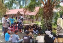 Bhabinkamtibmas Polsek Bambalamotu Jajaran Polres Pasangkayu Sosialisasi dan Edukasi Dampak Negatif Judi Online